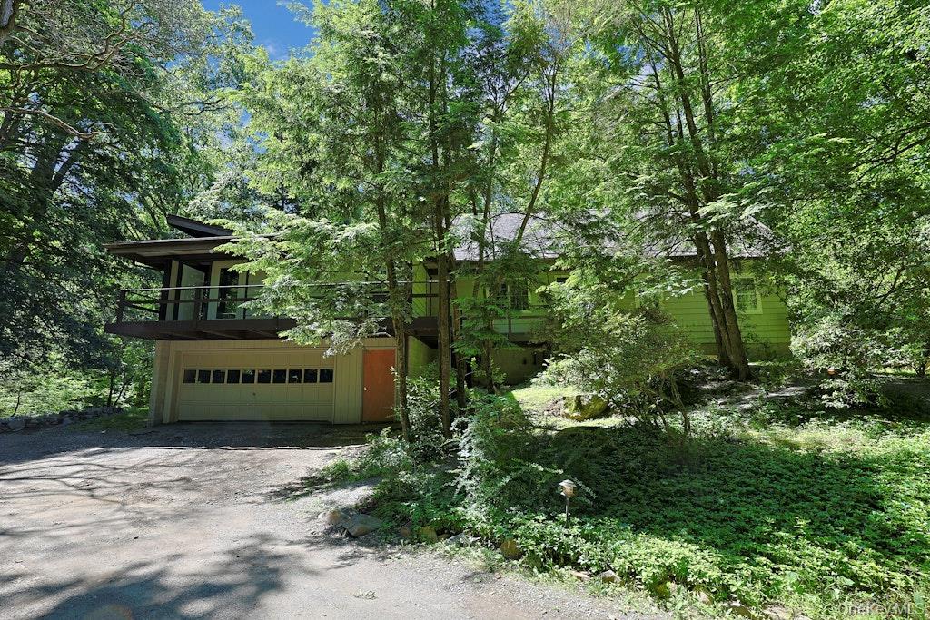 Photo 6 of this property