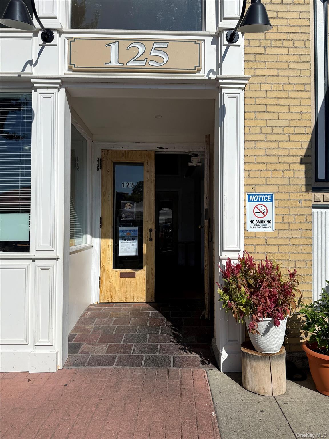 Come see this FULLY RENOVATED Immaculate 1BR Apartment located on Main...