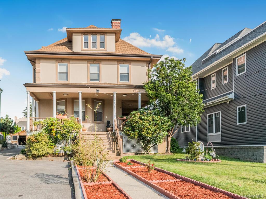 Top floor 2 bedroom and one full bath rental that is bright with beaut...