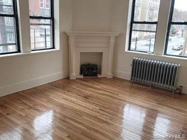 Spacious 3 bedroom, 1 bath apartment in Yonkers, conveniently located...