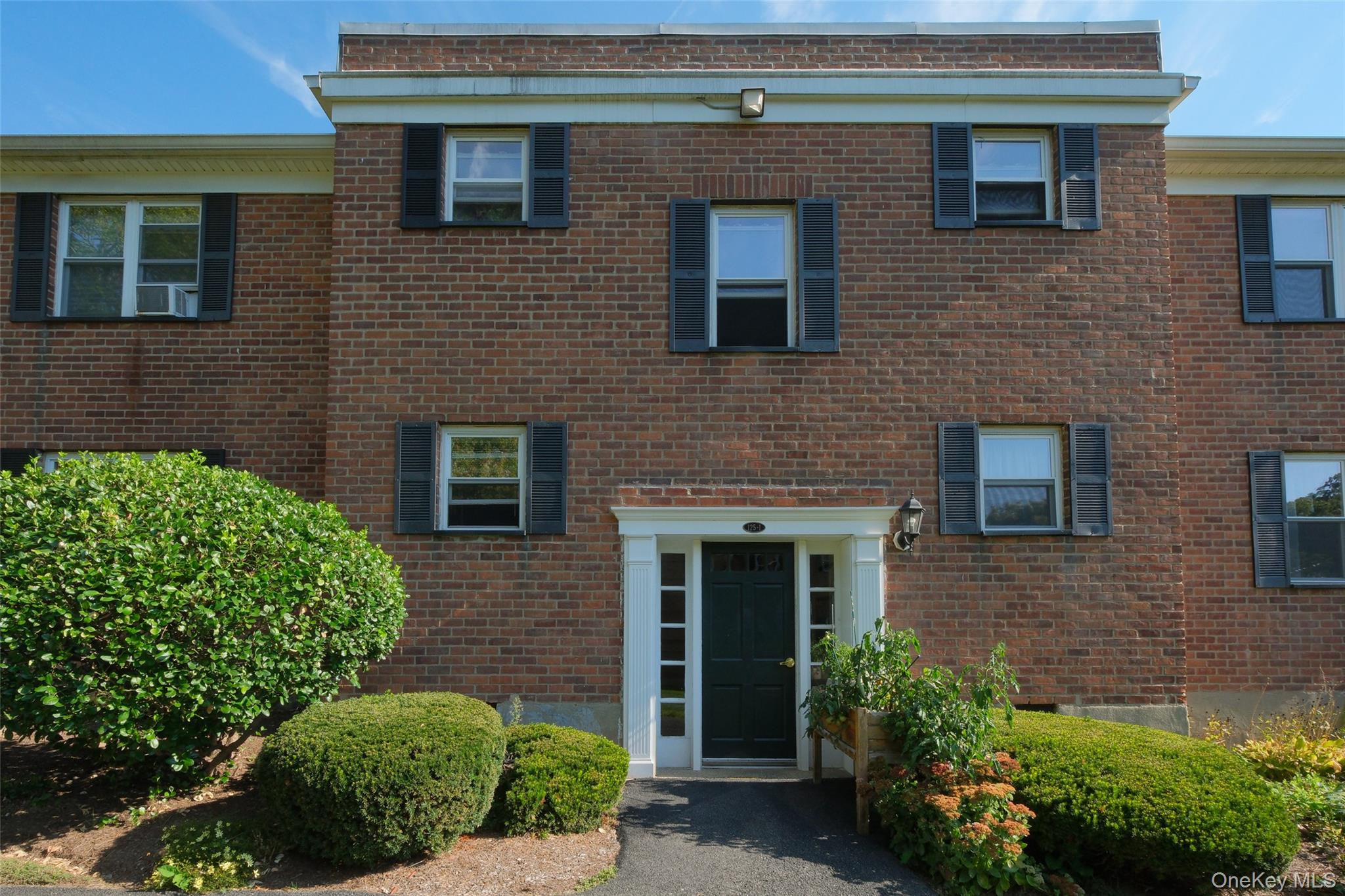 Popular co-op in the heart of Ossining. Convenient to public transport...