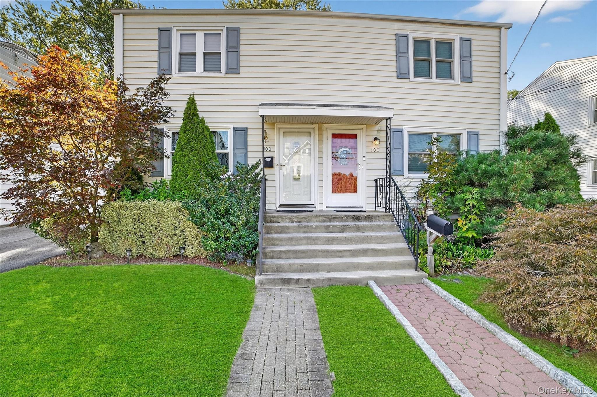 Don't pay an HOA! The house with the red door! This lovely two bedroom...