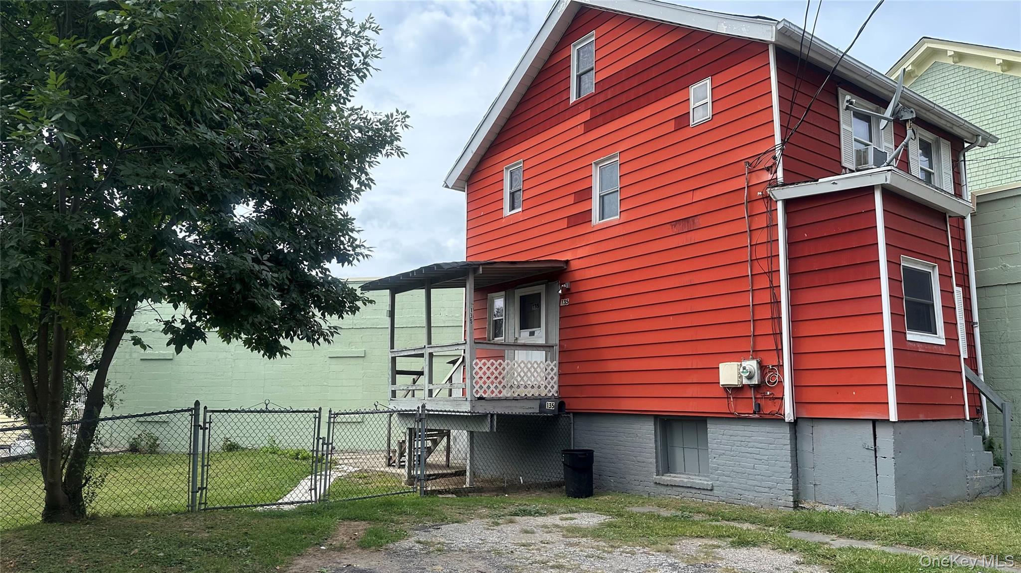 Great Investment Opportunity in the Heart of Ossining! This 2-bedroom,...