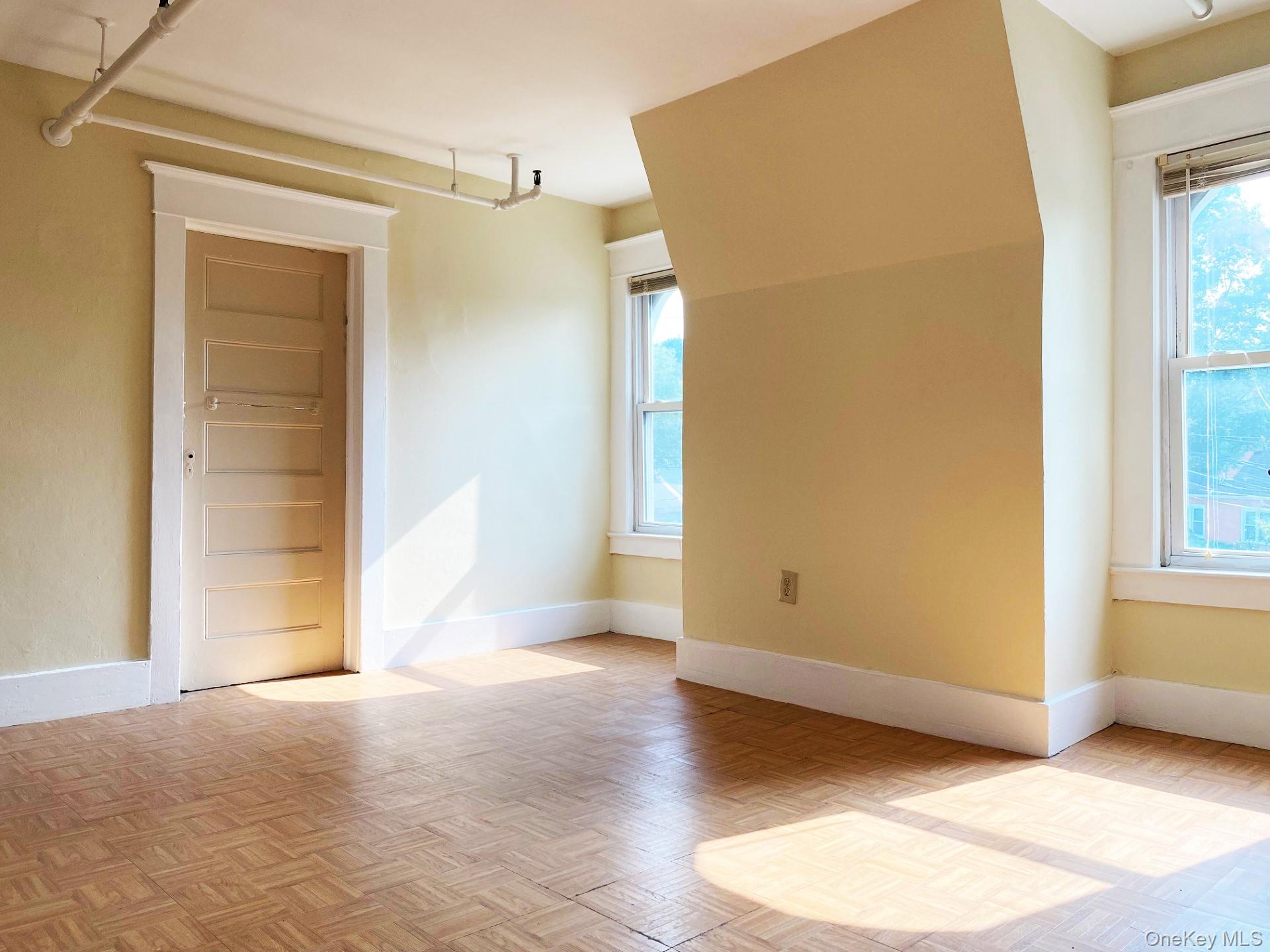 Wonderful, expansive 4 br, 2 full bth apt. Extremely spacious with ove...