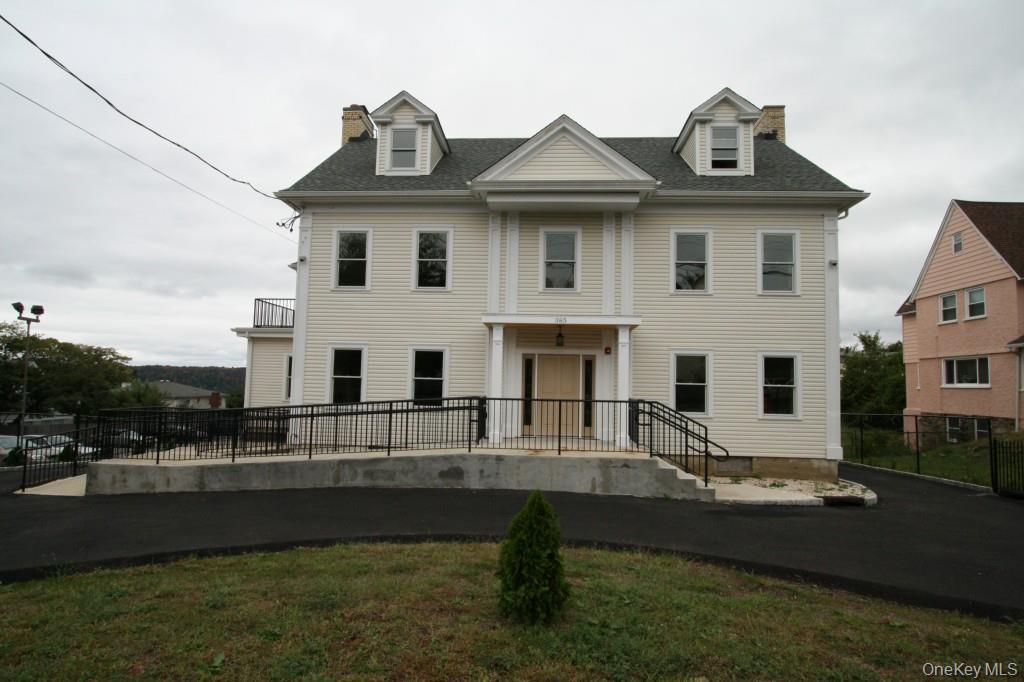 Must see this brand new construction.  New apartment complex in the he...