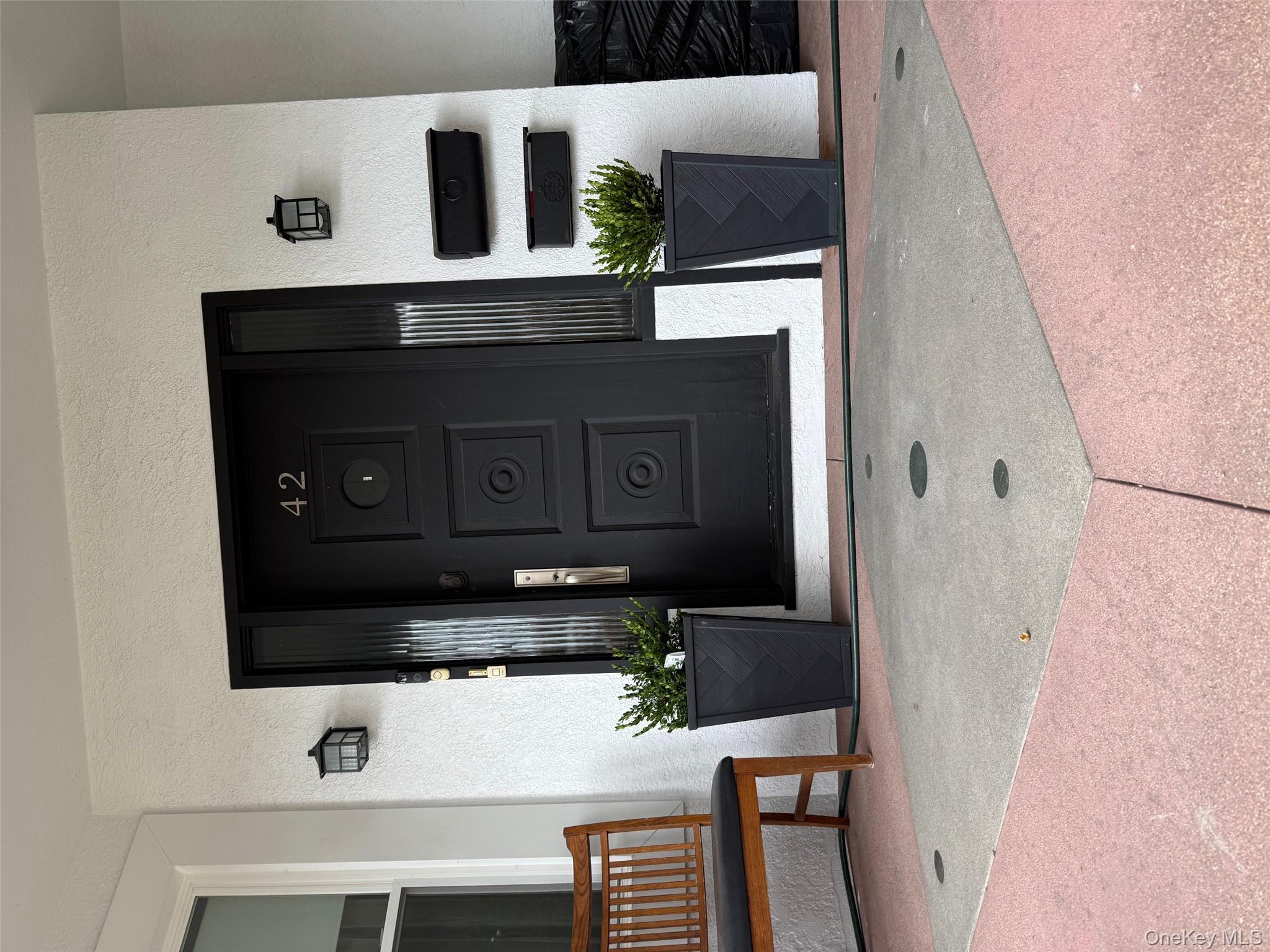 STUNNING RENTAL !750 CREDIT SCORE NO EXCUSES.SPECTACULAR 2 BDRM APT .P...