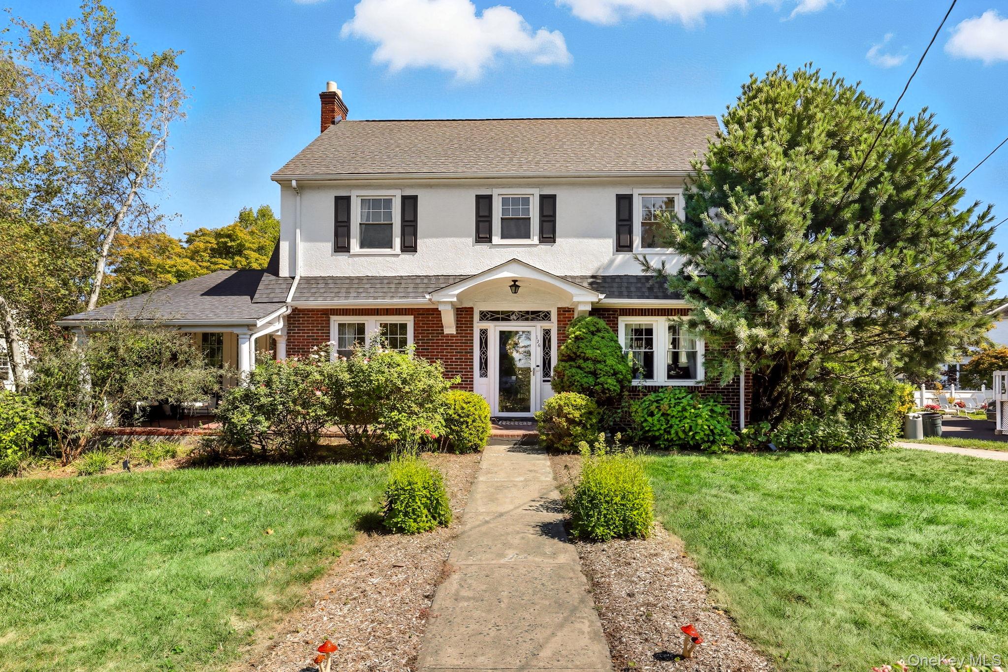 Vintage classic 5 bedroom 3 bathroom 3000 square foot colonial with al...