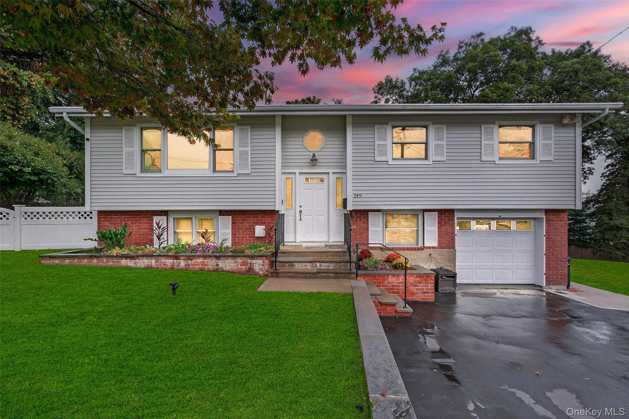 Charming 4-Bedroom Home in the Heart of the Village of Buchanan

Nestl...