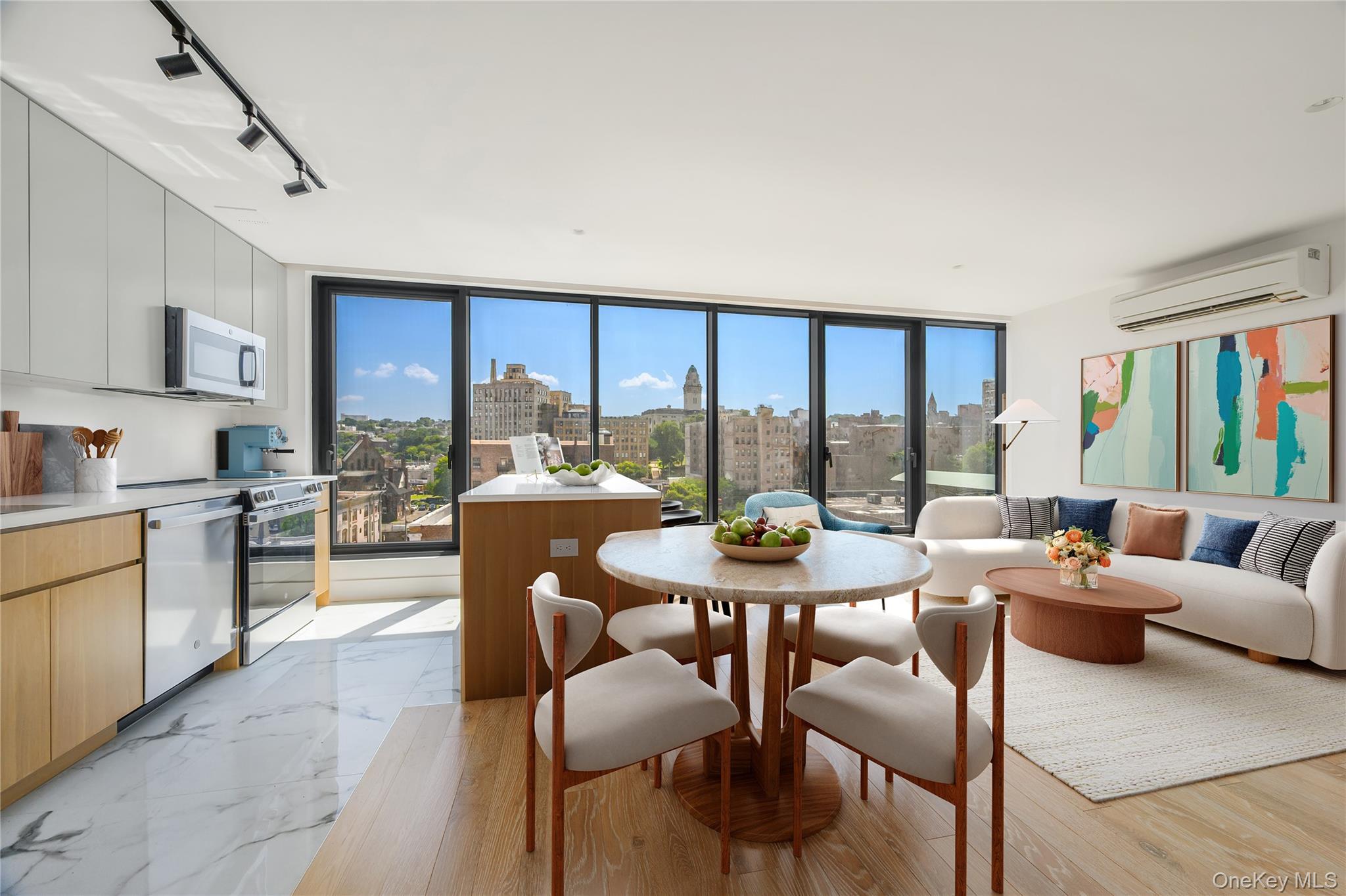 Private Balcony!

Introducing Hudson 44, Yonkers’ newest—and tallest—l...