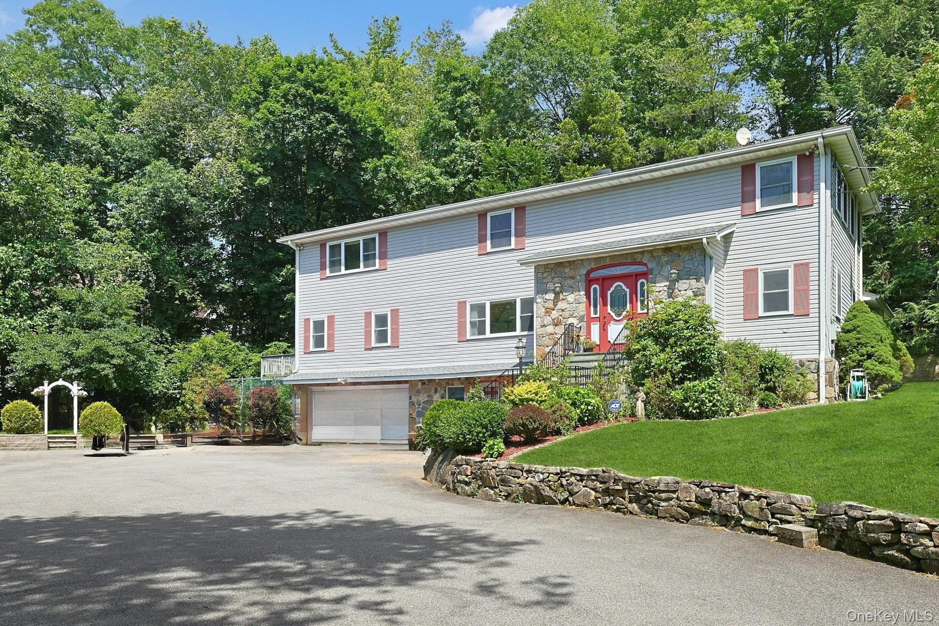 SPACIOUS, GREEN, QUIET, PRIVATE, CONVENIENT, COMFORTABLE 5 bedroom 3.5...