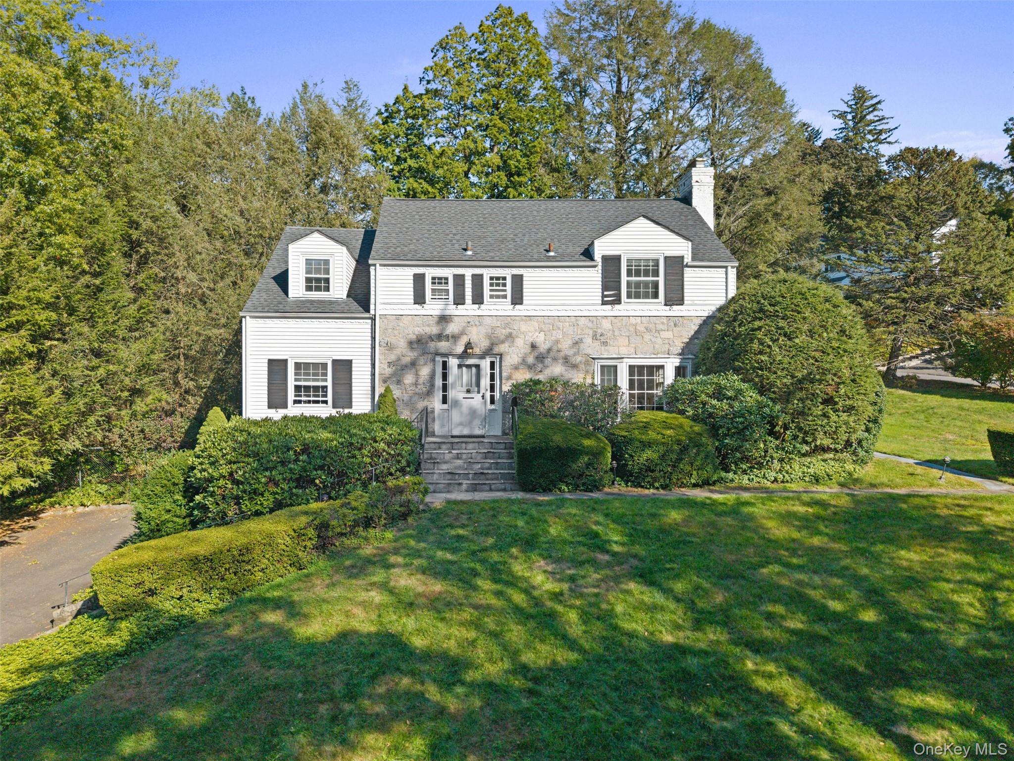 Rare opportunity in the coveted Crane Berkley section of Scarsdale. Th...