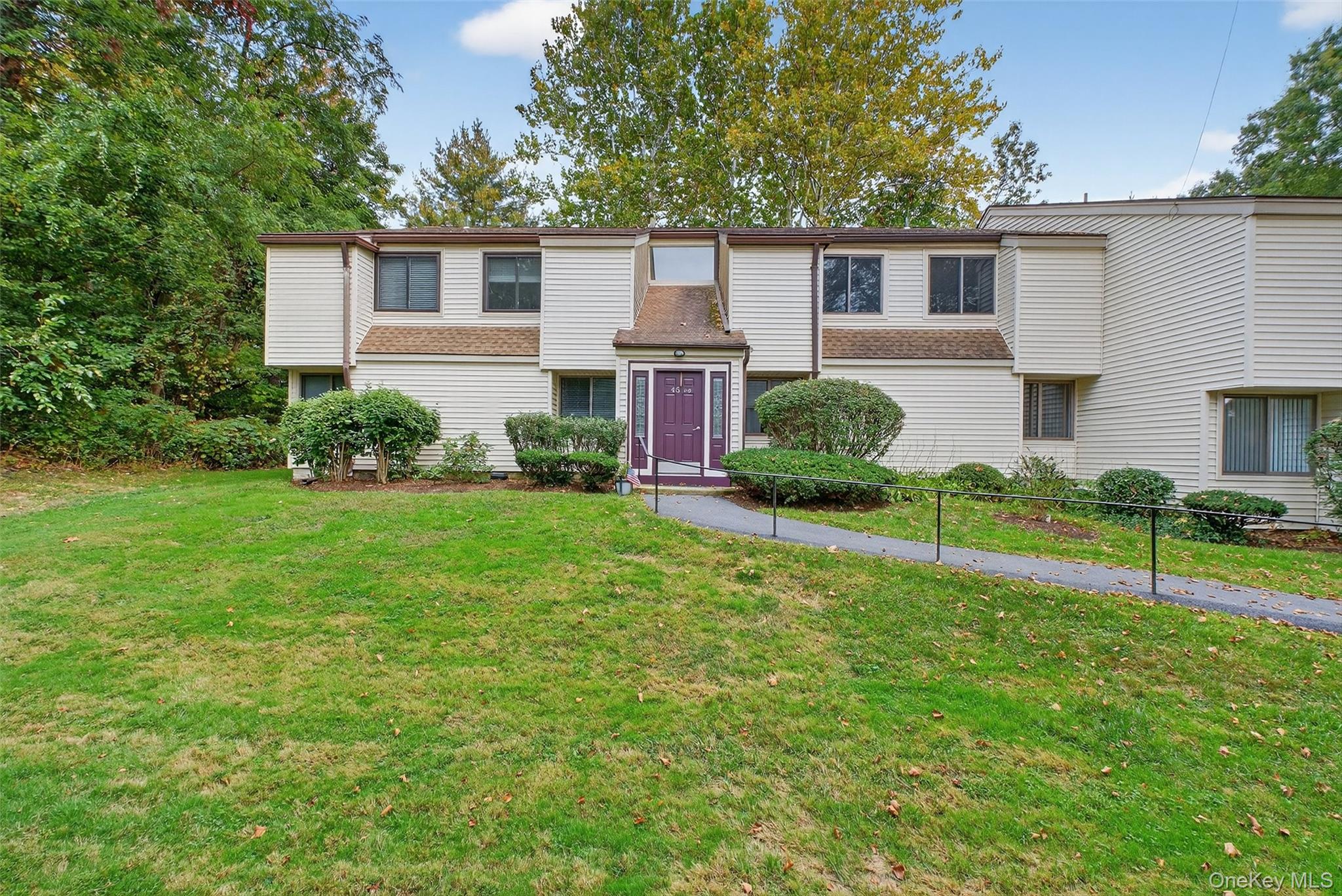 Welcome to this 2 bedroom, 2 bath unit located on the second floor in...