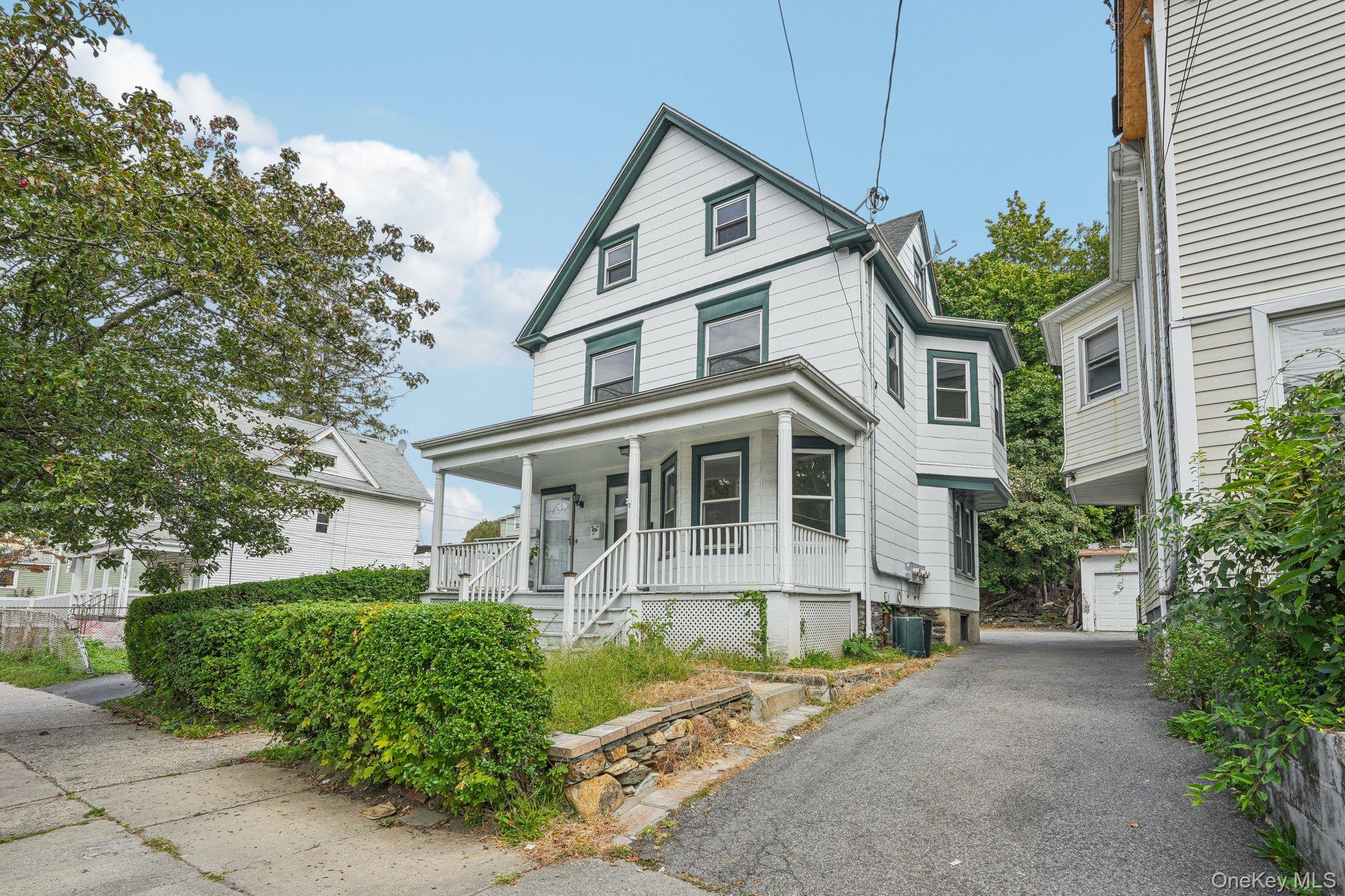 Conveniently located duplex. Less than 1 mile to the Fleetwood Metro N...