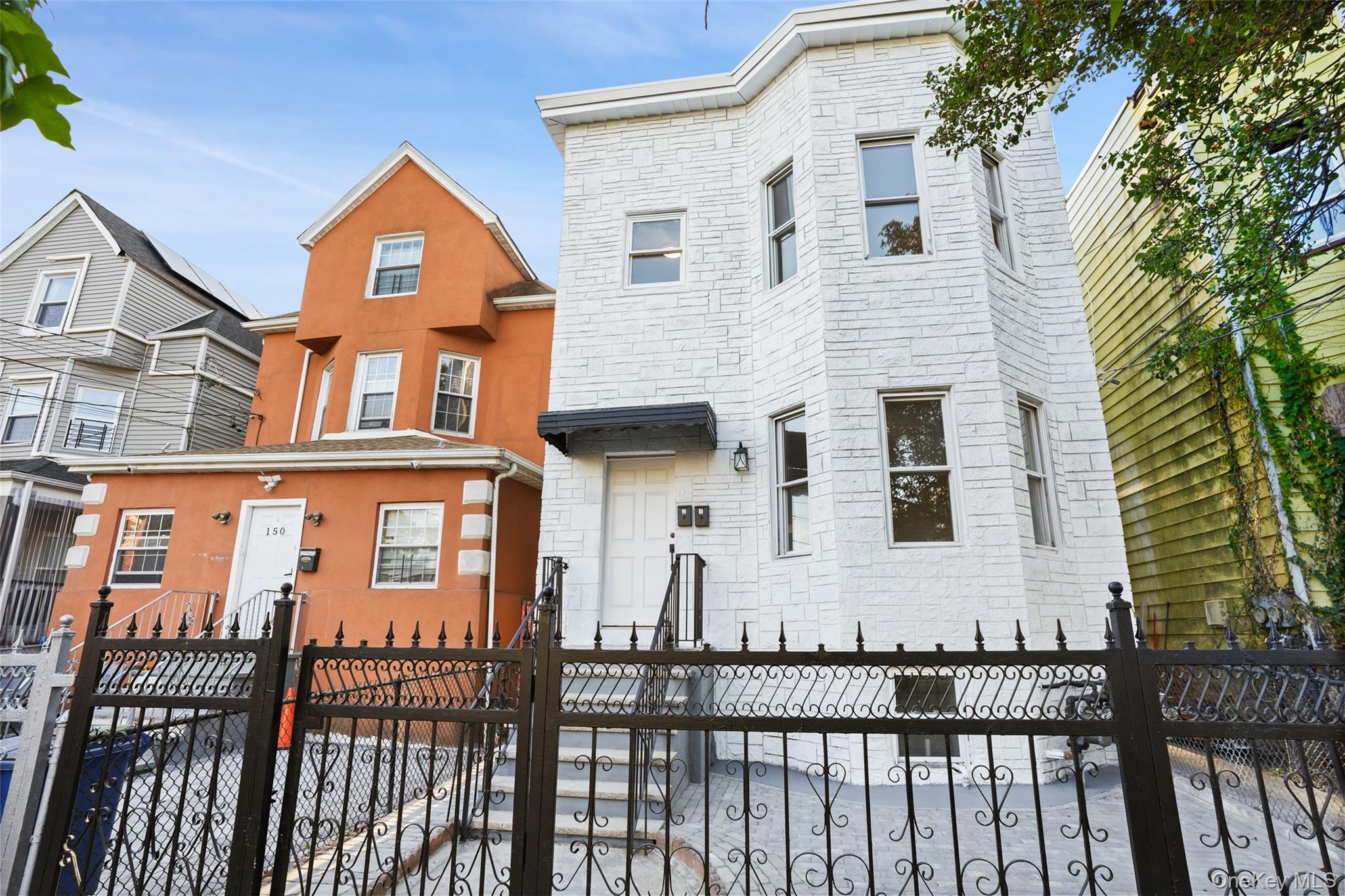 HUGE 2 family+basement home in Mount Vernon. INVESTORS DREAM. 10% cap...