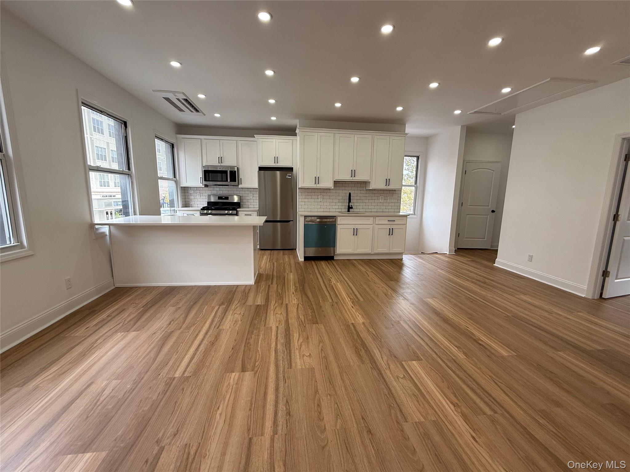 Move right into this stunning one-bedroom apartment located steps from...