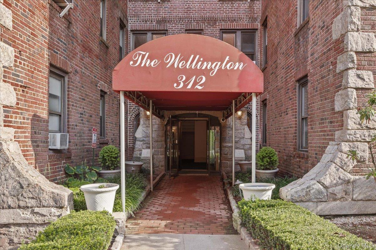 Welcome to the Wellington Condominium, a 2-bedroom, 1-bath residence t...