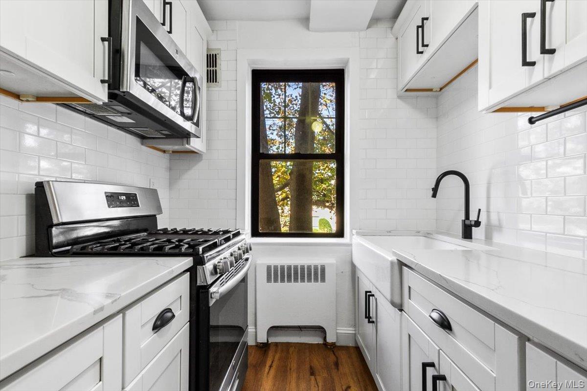 Step into this stunning move-in ready 1-bedroom, 1-bathroom co-op loca...