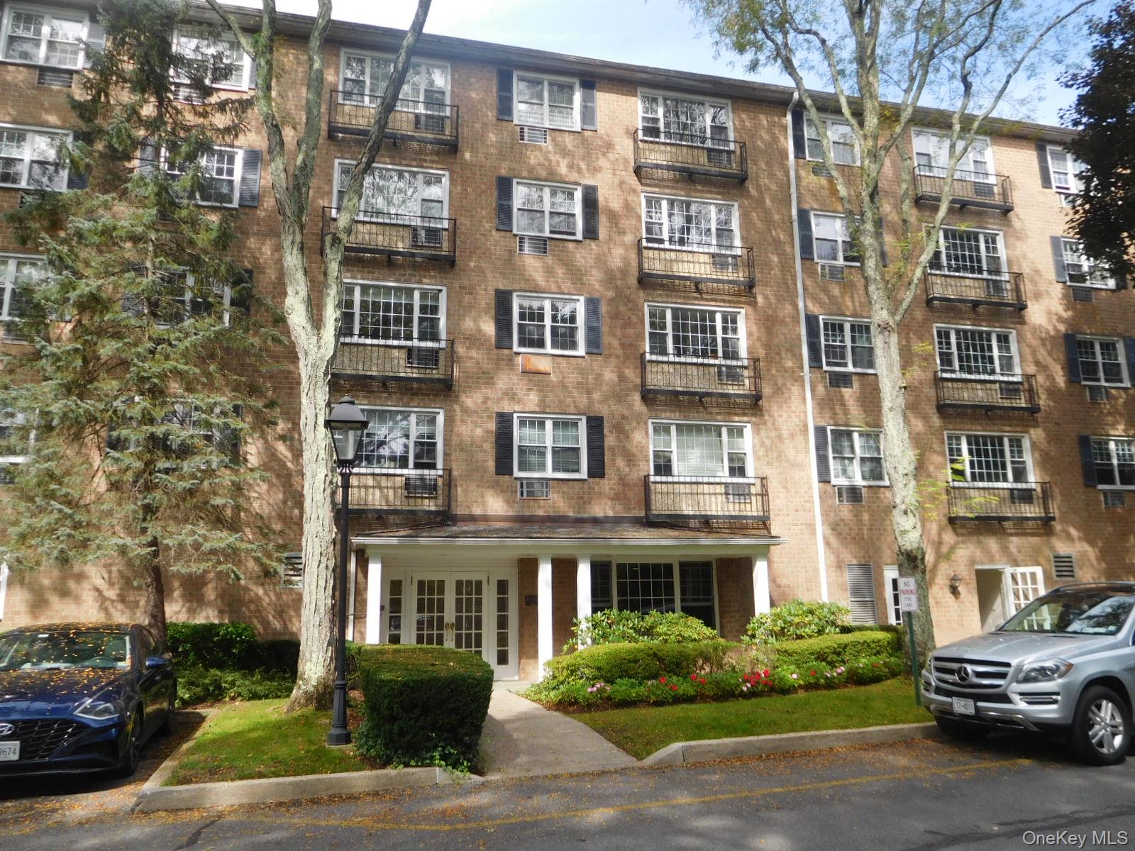 Beautiful renovated top floor corner unit with two bedrooms and two ba...