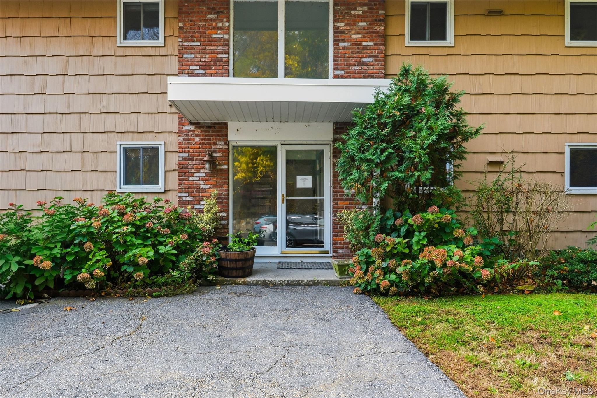 Here is your next home or pehaps your first. Castle Hill Estates is in...