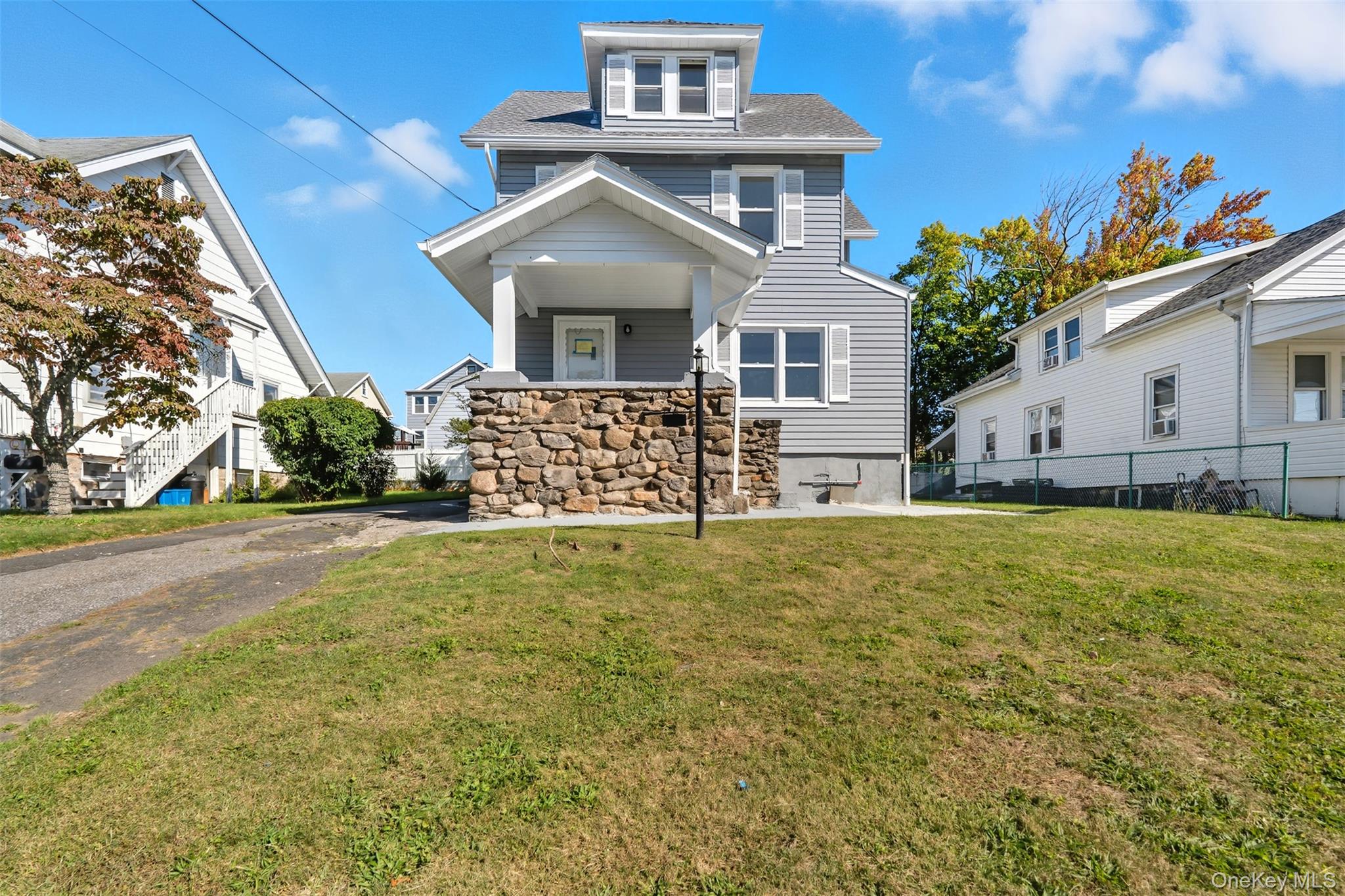 Welcome to 11 Whittemore Place, a charming Colonial in the heart of Ry...