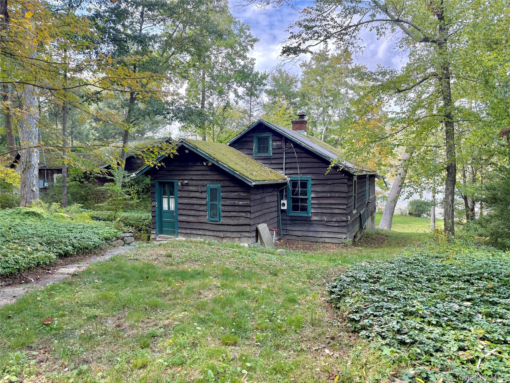 Opportunity for direct waterfront!!! Come see this cabin that is situa...