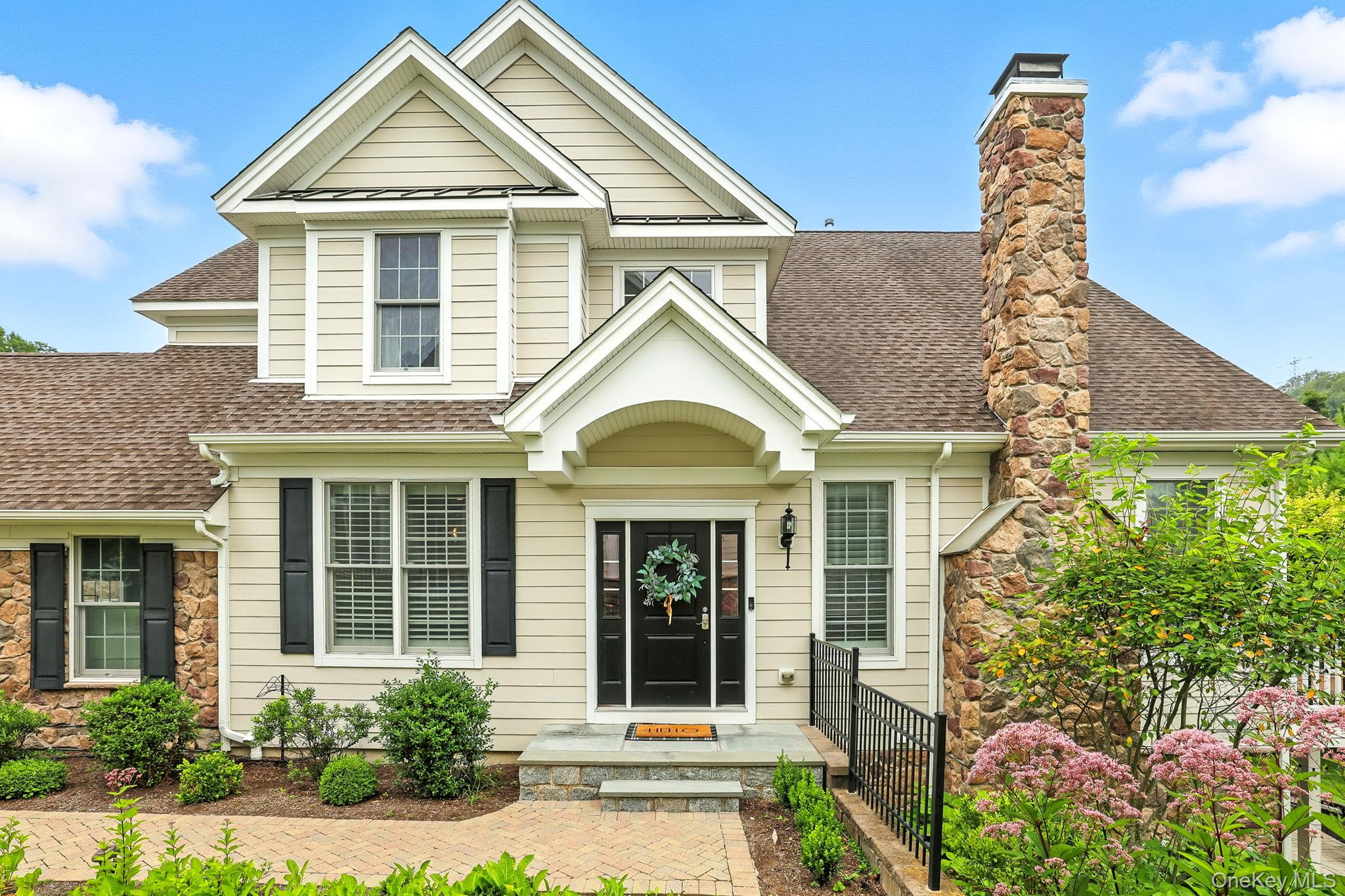 Don’t walk—run to this rare 3,500 square foot end-unit townhome in The...