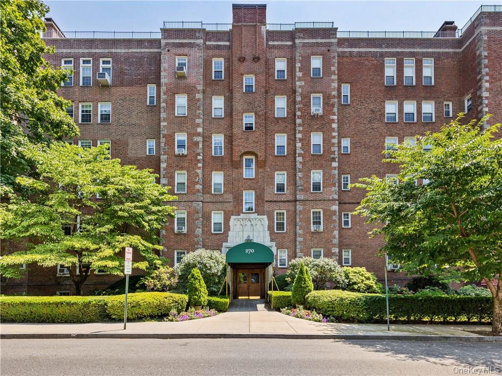 Beautiful, spacious, light filled, 4th floor, turnkey, pet friendly, J...