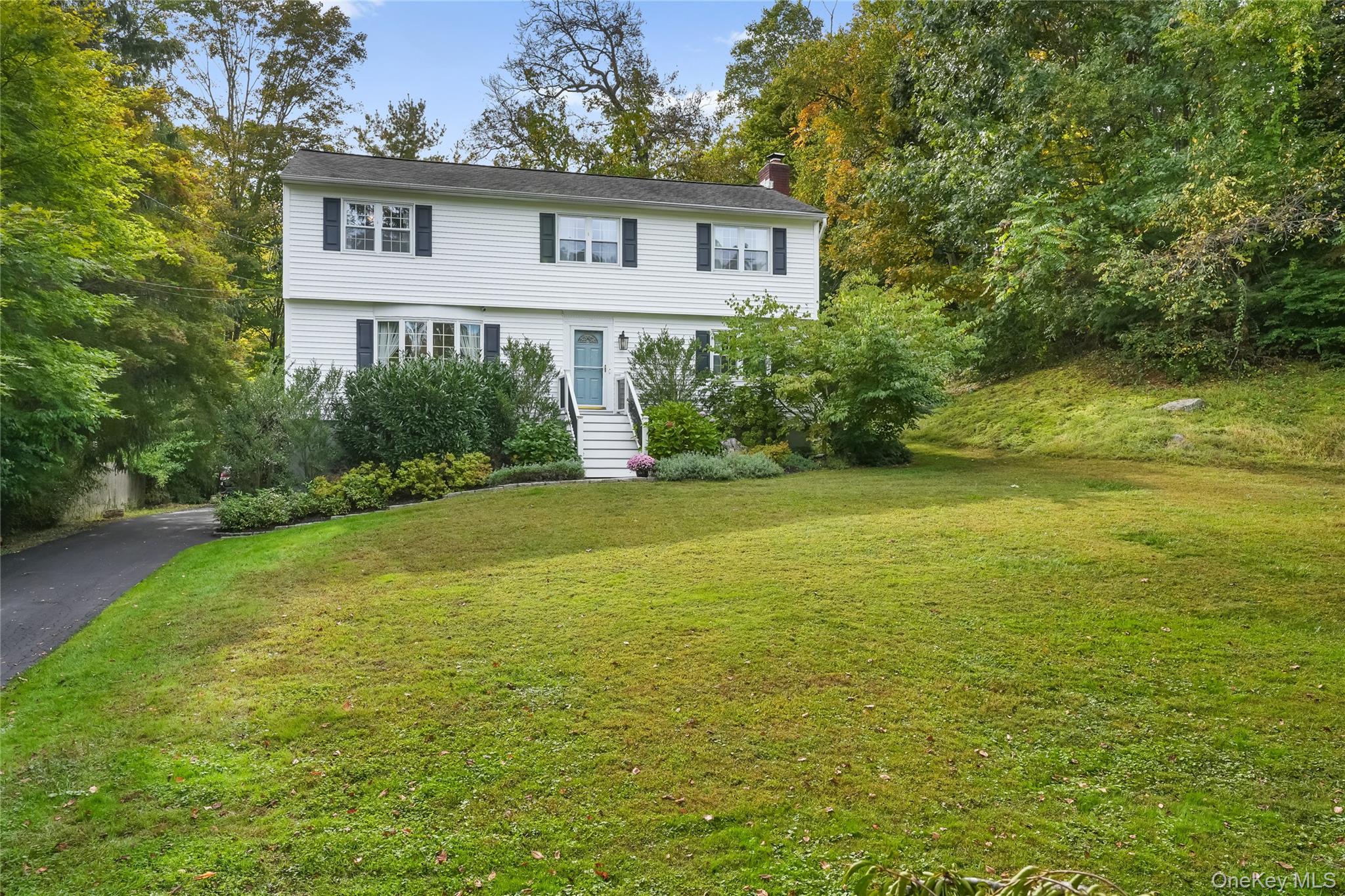 Welcome to 5 Rockledge Road in Katonah. This beautifully renovated 4-b...