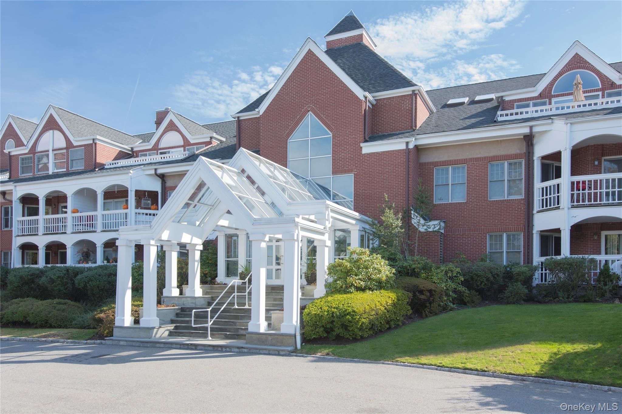 Just renovated & move-in ready. Your dream condo at Copley Court await...