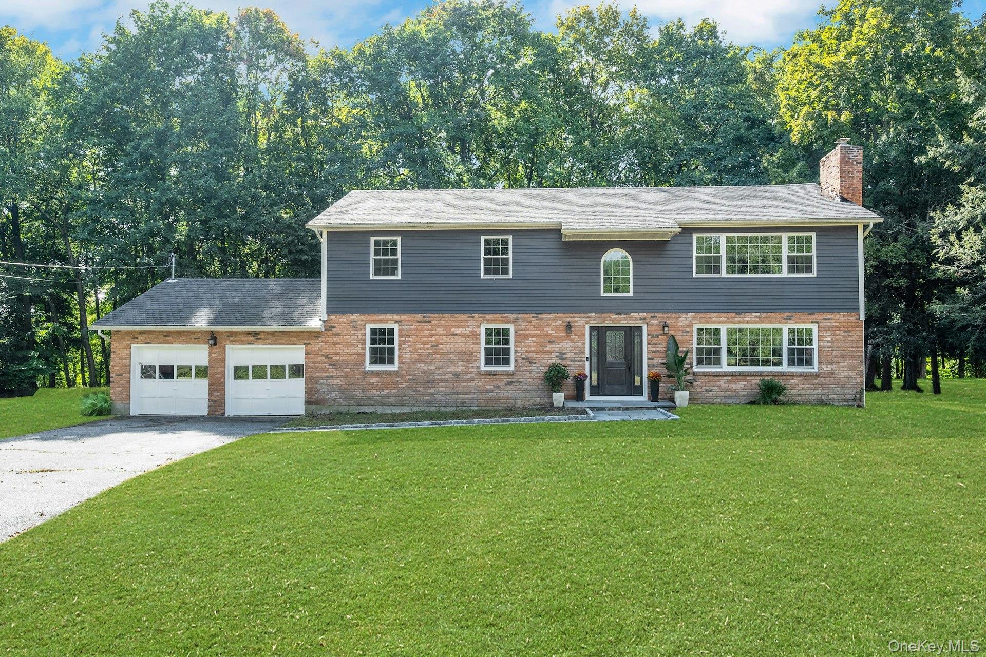 Tucked away on a quiet cul-de-sac in the picturesque town of Katonah,...