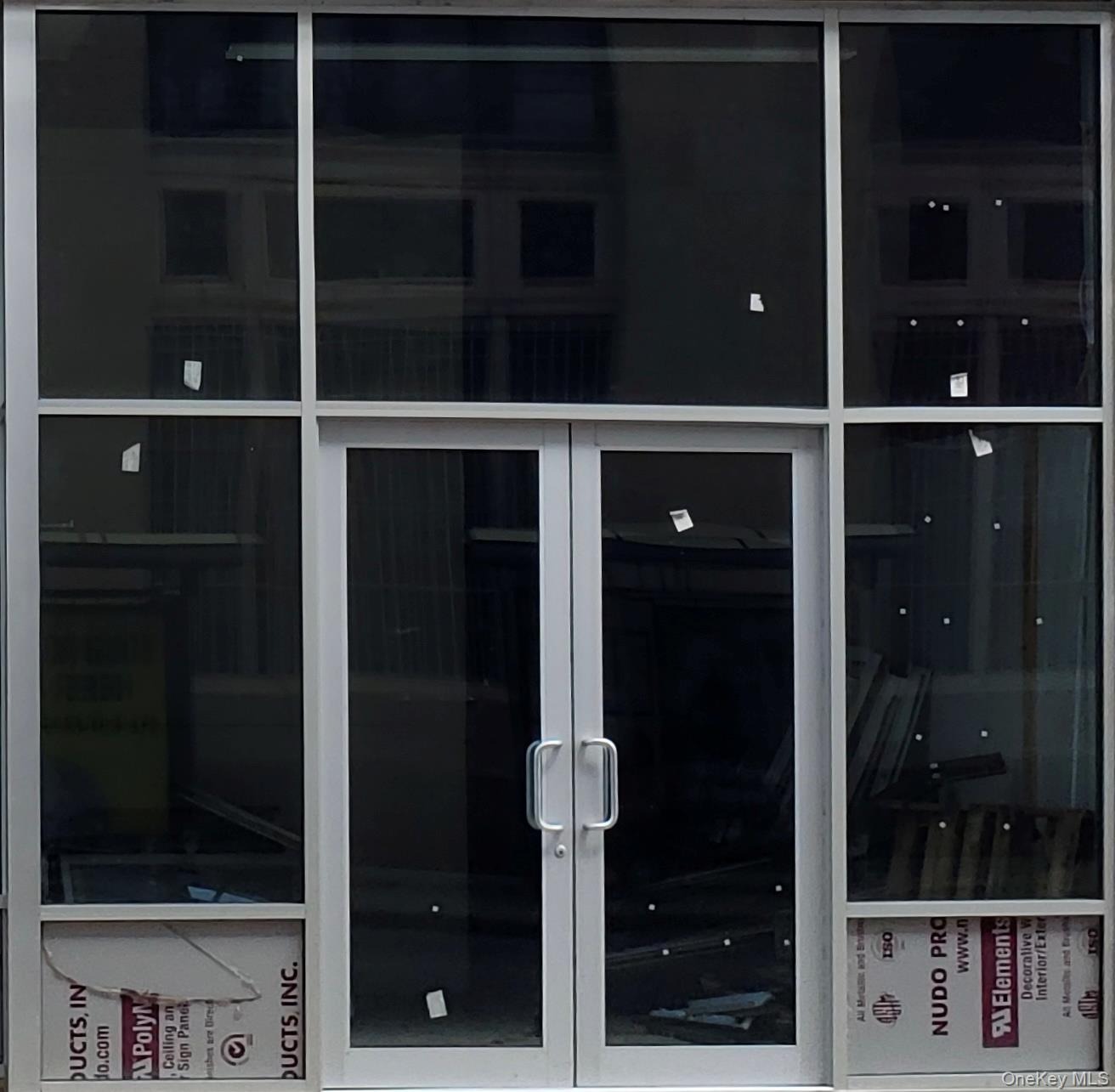 Position your business in the heart of Mount Vernon! This high-visibil...