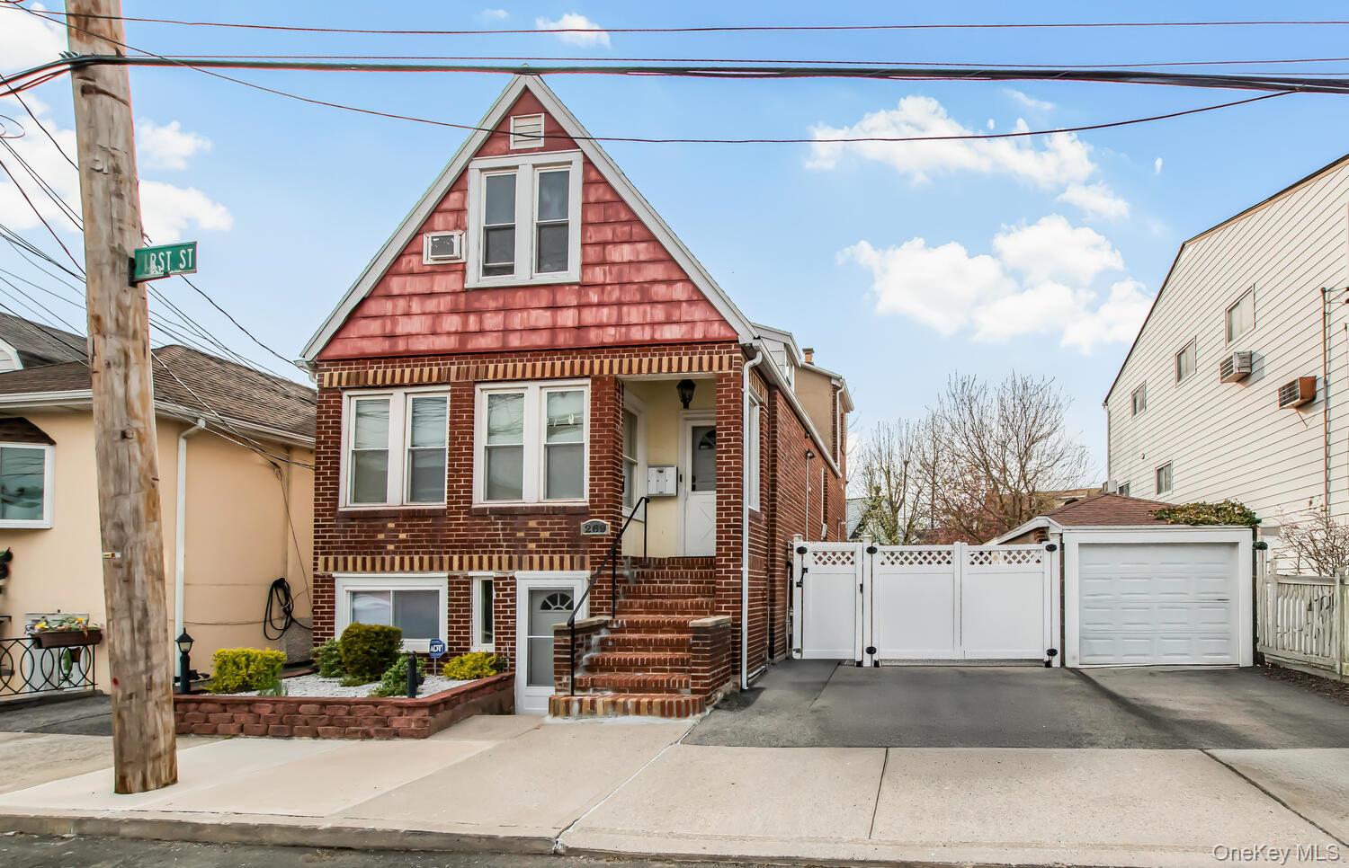 Location, Location, Location! Wakefield Park one of a kind all brick 2...