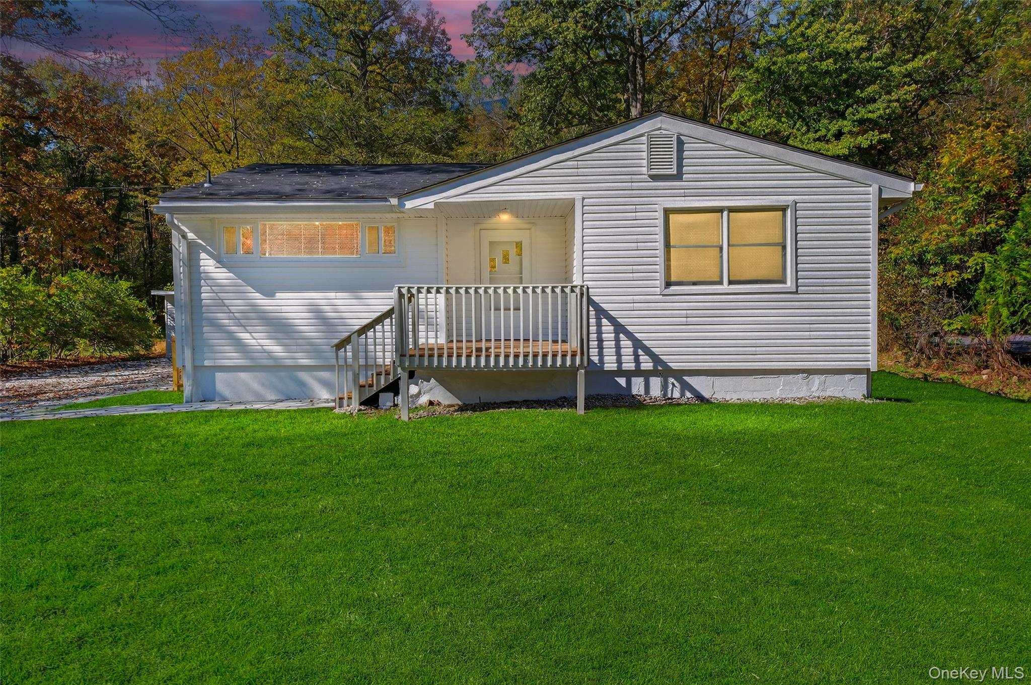New Listing in Yorktown!
A potential 3,000 sq. ft. home packaged as 1,...