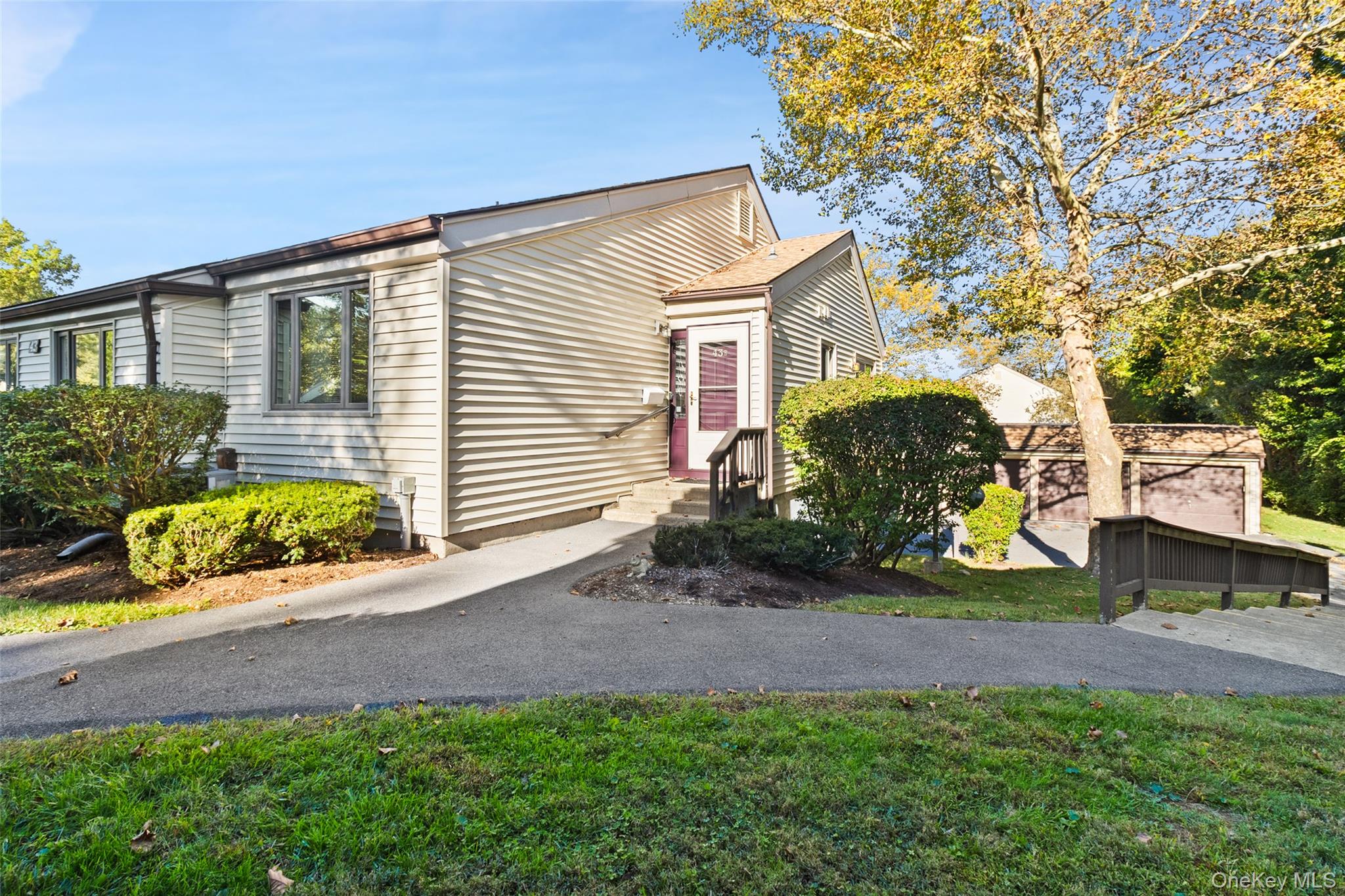 This is the condo you have been waiting for- a Cambridge model- move i...