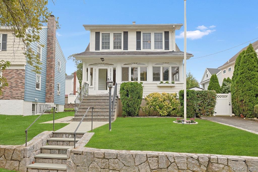 Charming Dutch Colonial – A Commuter’s Dream!
This pristine 3-bedroom,...