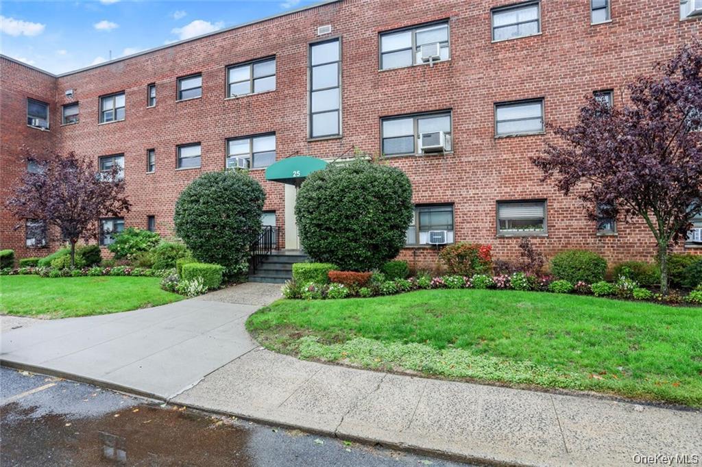 A FABULOUS VALUE:  This 1 bedroom, 1 bathroom unit is very reasonably...