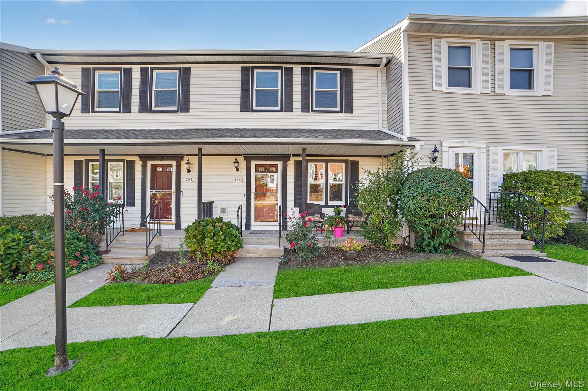 Welcome to 204 Mallard Way a townhouse condo in Peekskill at Greenacre...