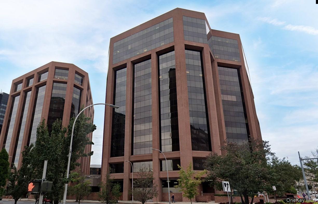 Welcome to City Square – White Plains’ premier luxury rental community...