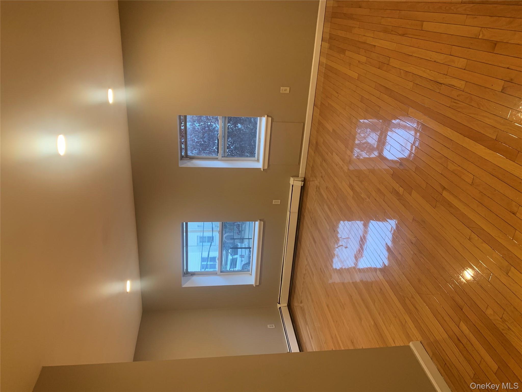 Two Bedroom , One Bathroom in the Parkhill area of Yonkers. One parkin...