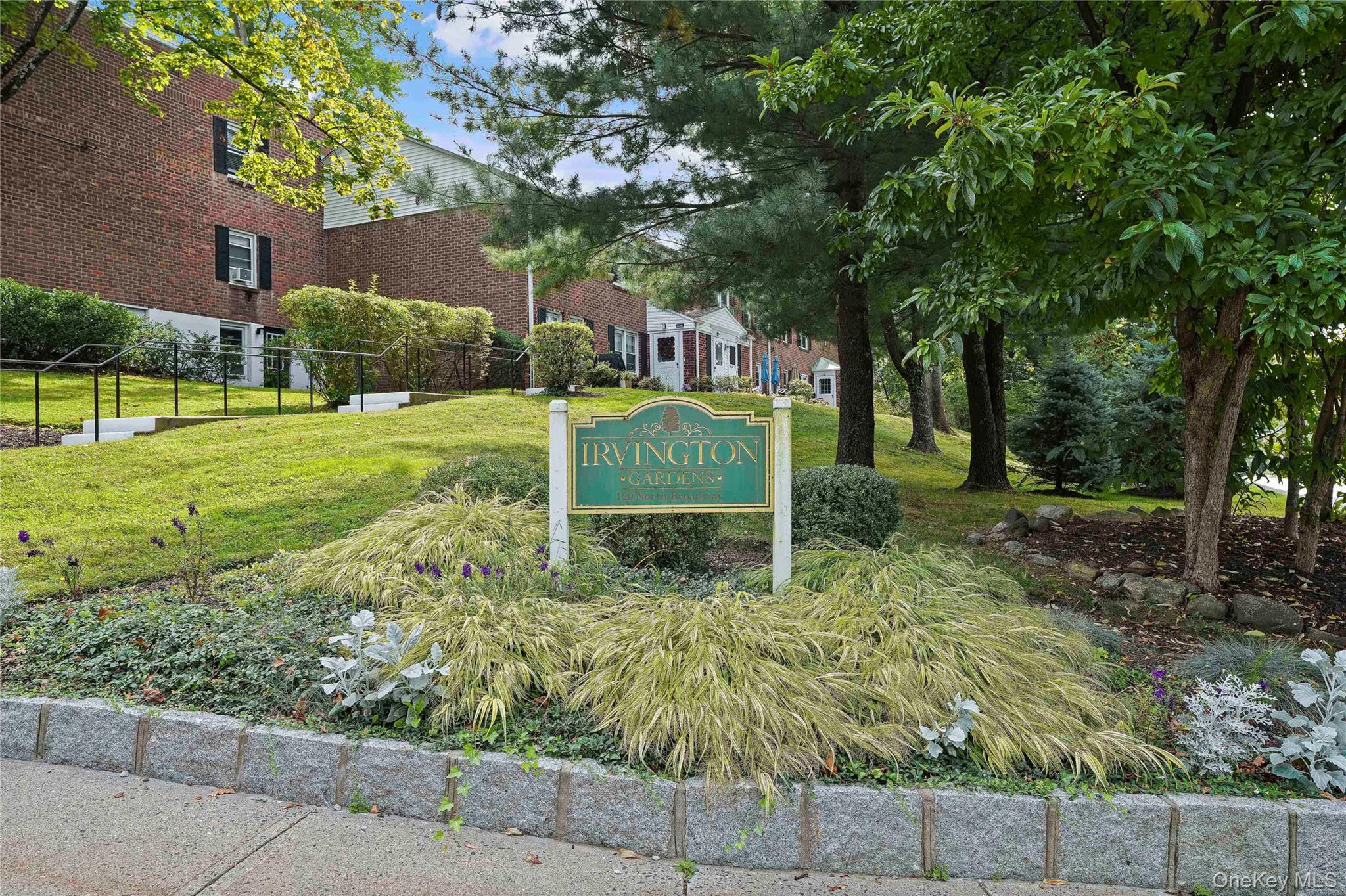 Welcome to Irvington Gardens at 120 North Broadway. Unit #9D is a char...