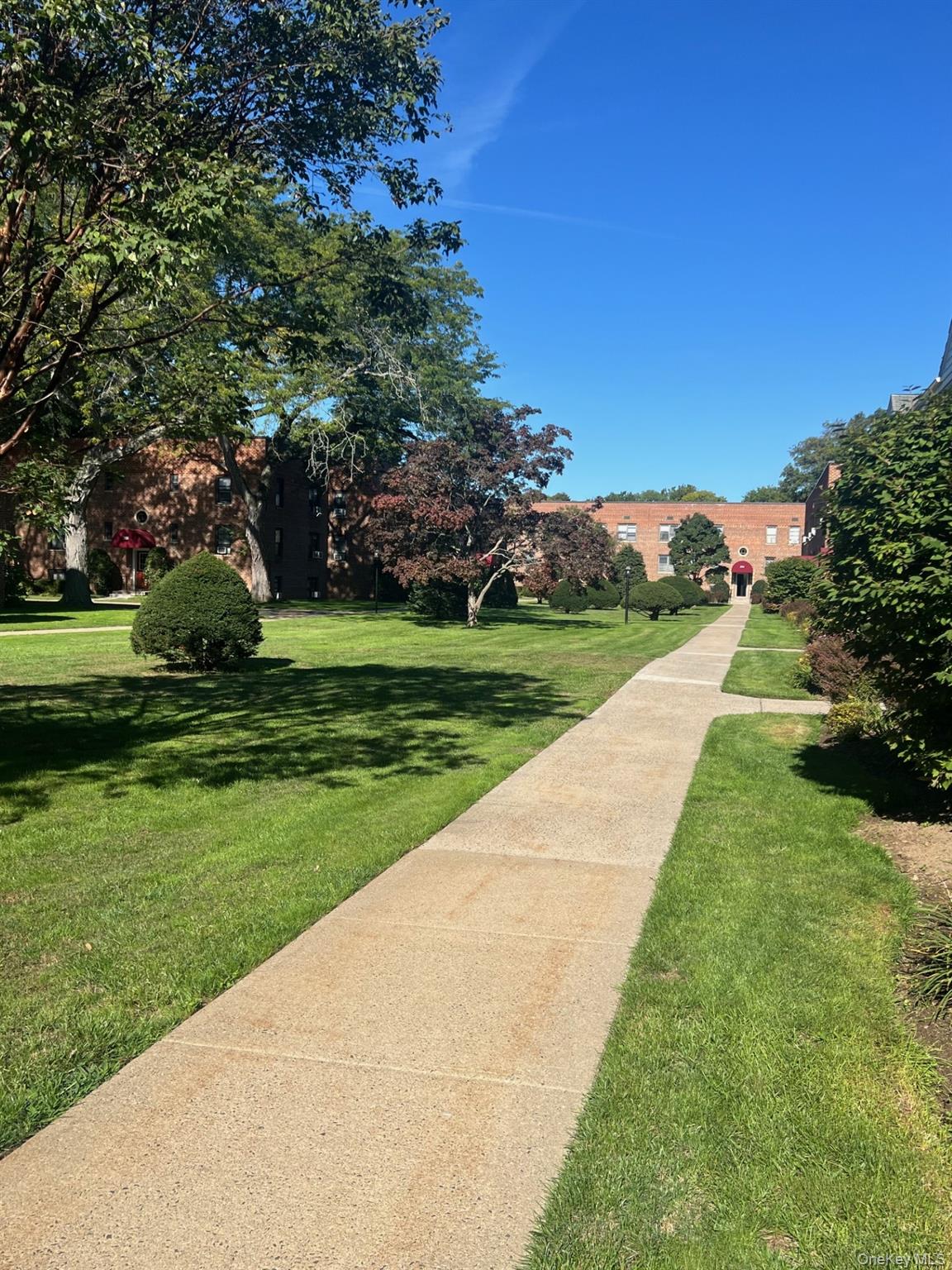 Welcome to Mamaroneck Gardens to this recently gutted-out, quiet unit,...