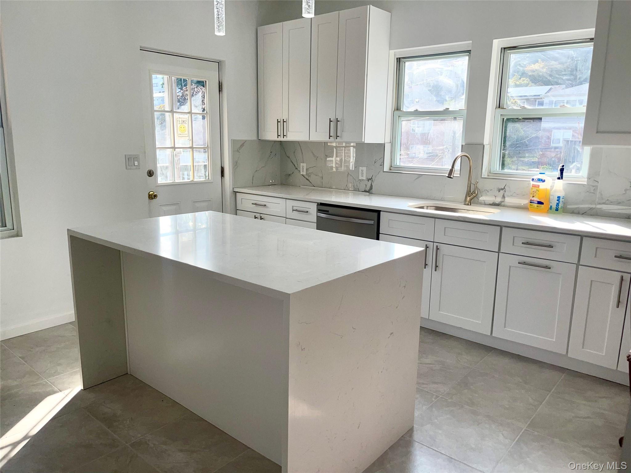 Beautifully renovated 3-Bedroom Rental in Northwest Yonkers. Move righ...