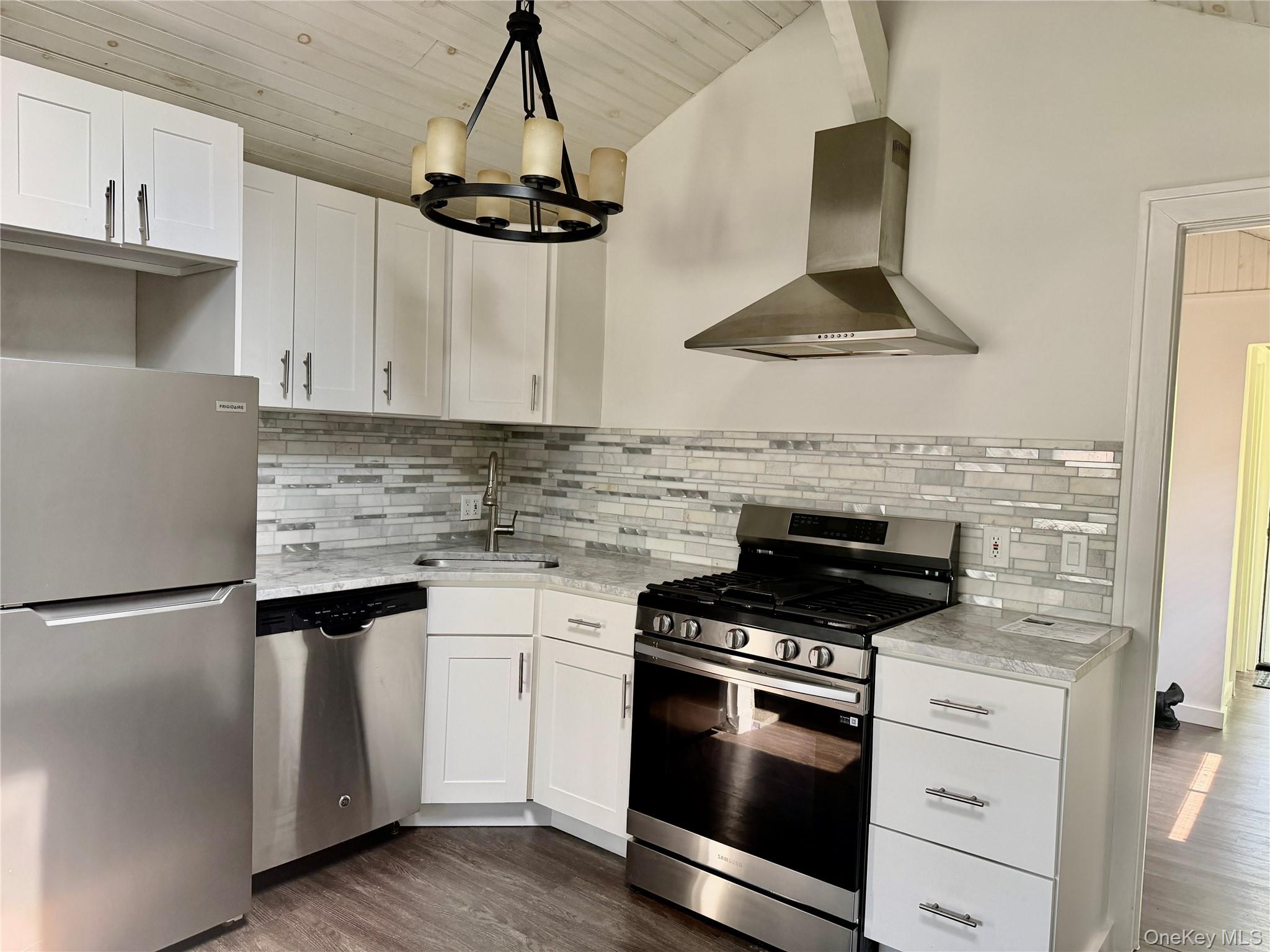 Photo 4 of this property