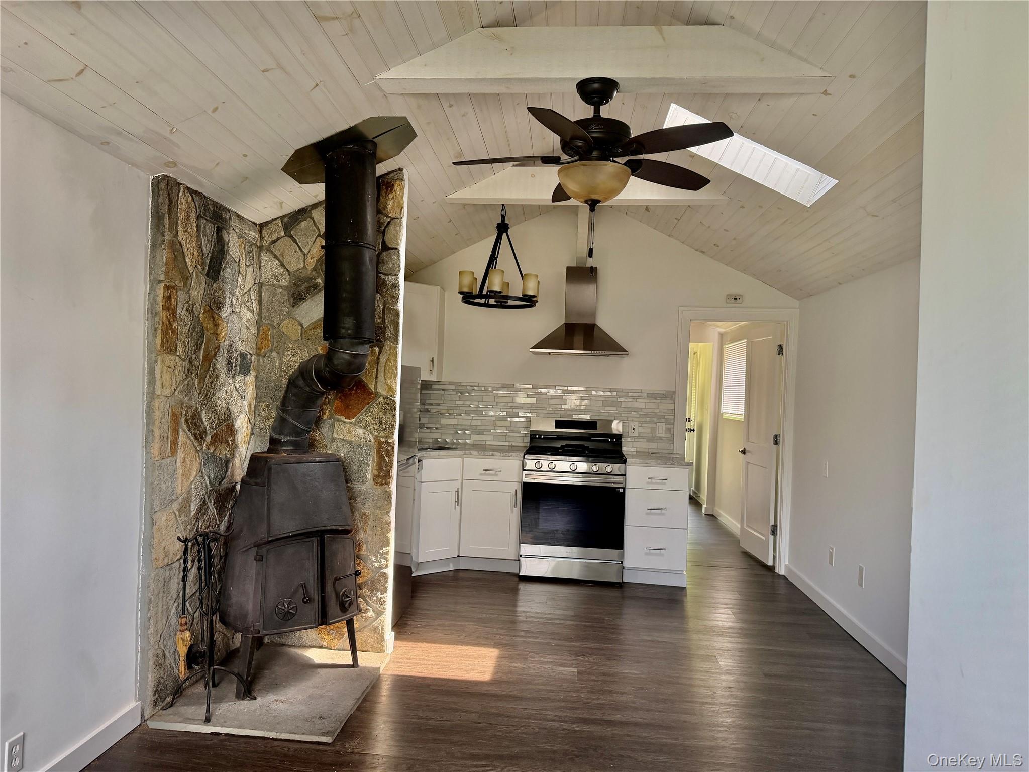 Photo 7 of this property