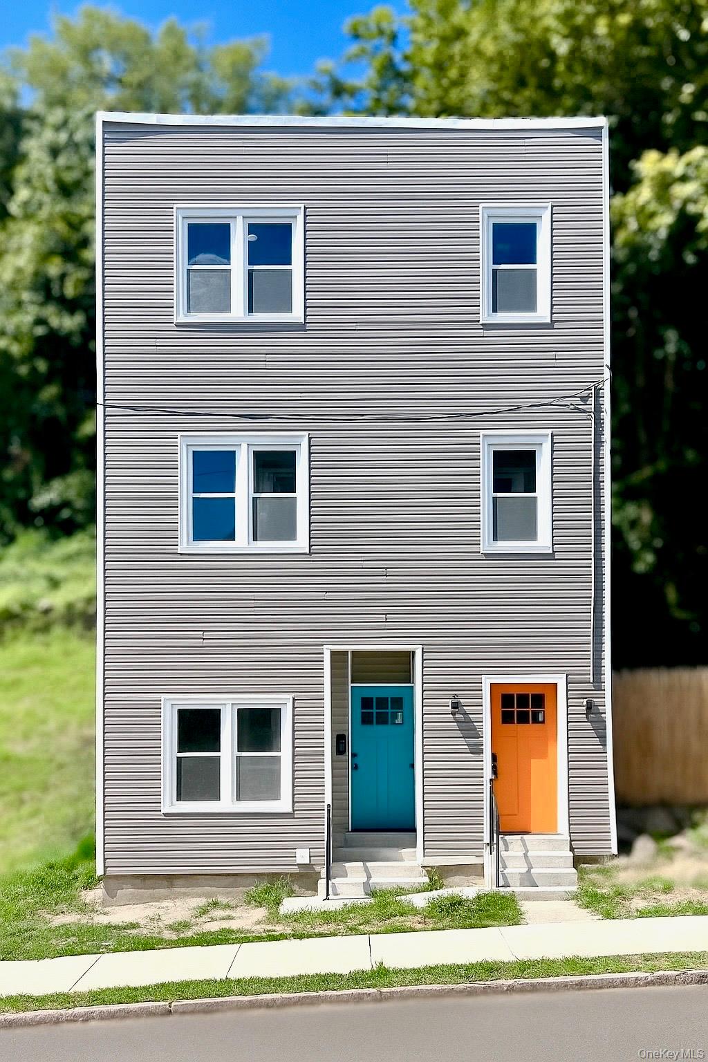 Welcome to your new home in North Yonkers!
This spacious 3-bedroom 1-b...