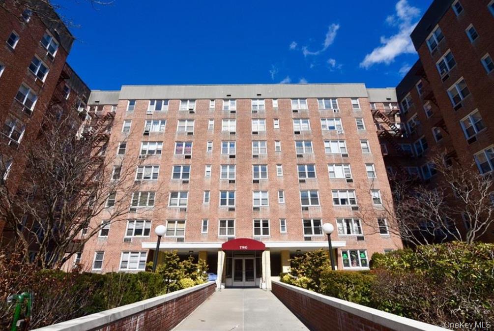 COOP STUDIO WITH ONE OF THE LOWEST MONTHLY MAINTENANCE OF $313.80, WHI...