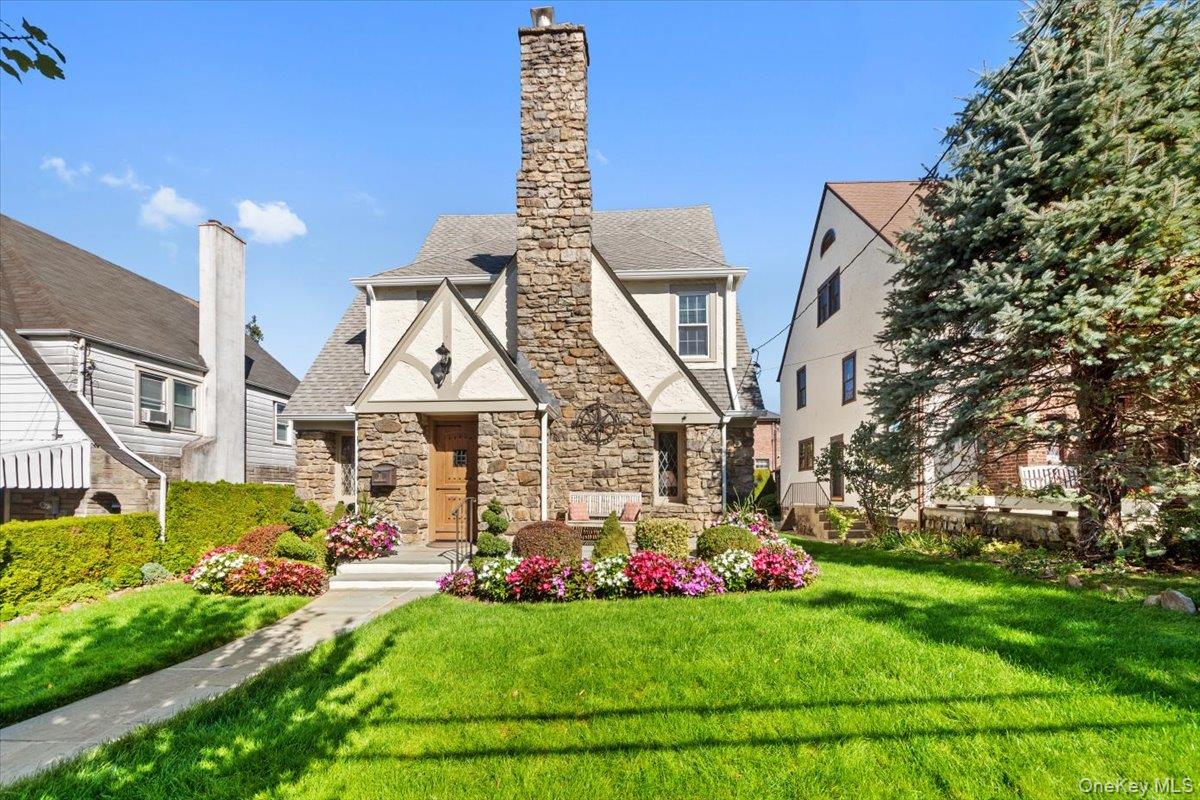 Welcome to 31 Crawford Street (mailing address) a/k/a 27 Crawford Stre...