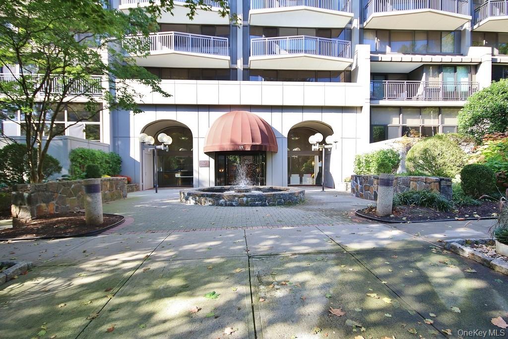 This spacious 1,275 sq. ft. duplex condominium in the heart of White P...
