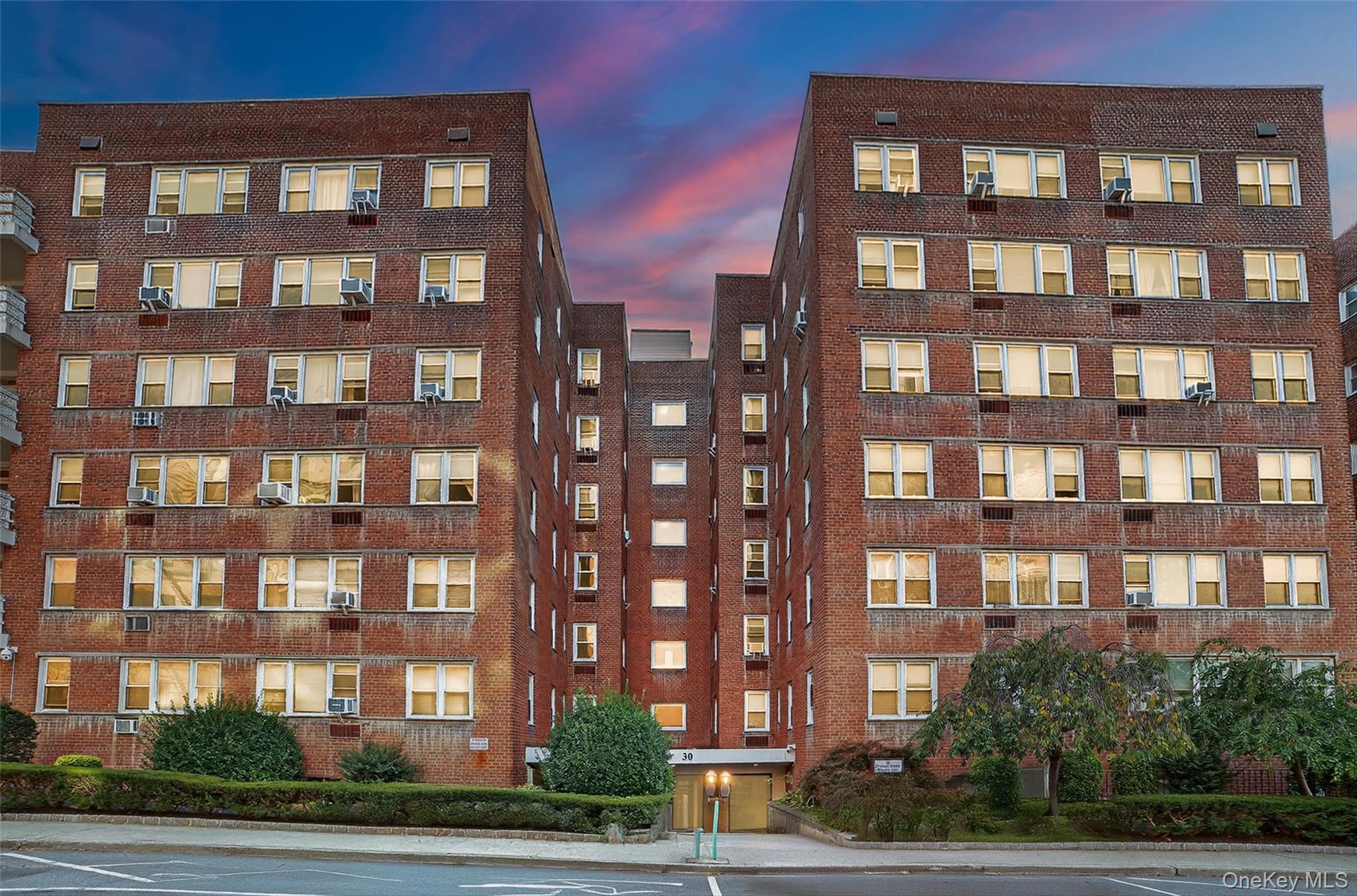 Looking for the perfect spacious 1 bedroom apartment only blocks from...