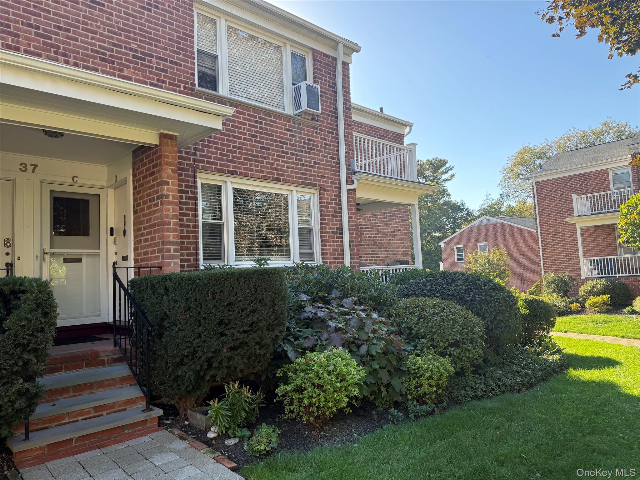Ridgecrest Gardens Mount Kisco: Pristine two bedroom two bath rental u...